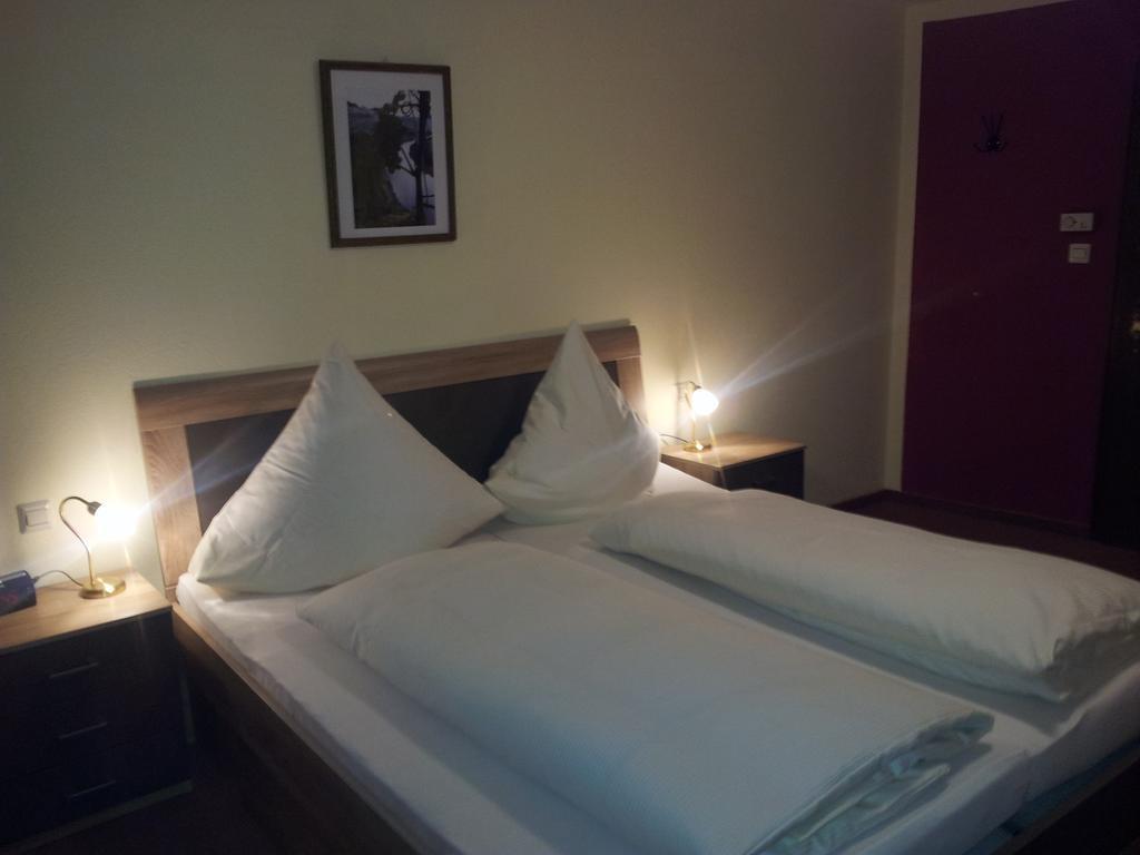 Hotel Zur Winzergenossenschaft Ernst Exteriér fotografie