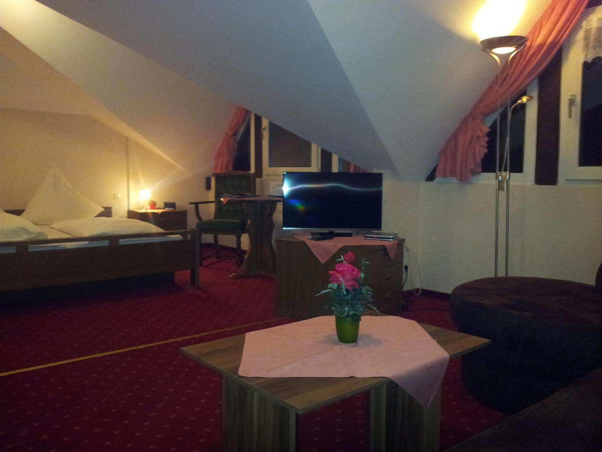 Hotel Zur Winzergenossenschaft Ernst Exteriér fotografie
